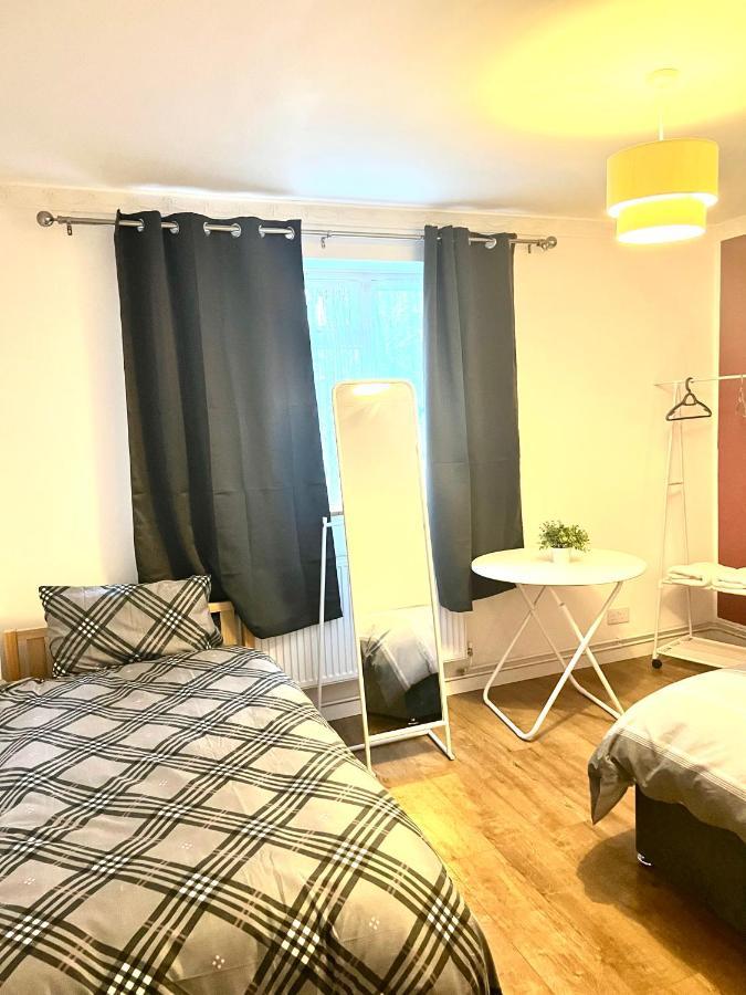 Large Room With Two Bed In Central ลอนดอน ภายนอก รูปภาพ